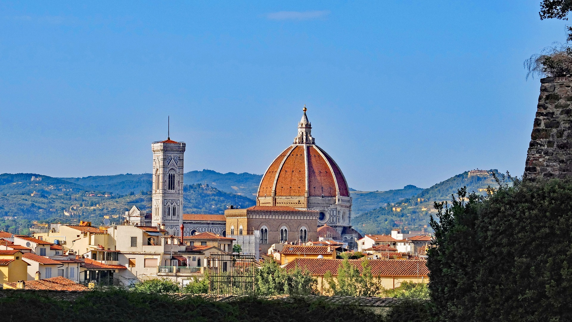 https://booking.vit.travel/uploaded_files/tours/1983/25d2d16a9127926e275569847537b46b.jpeg