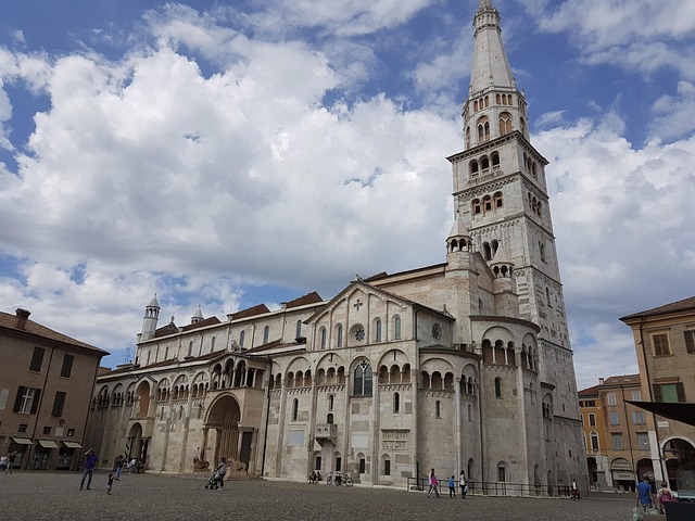 https://booking.vit.travel/uploaded_files/tours/3690/c88e07c436869e9fe1c74e2adbcd1ebc.jpg
