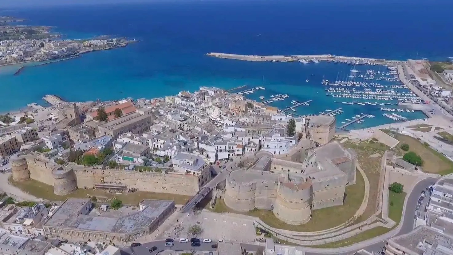 Discover Otranto’s Timeless Charm Spanish/Portuguese