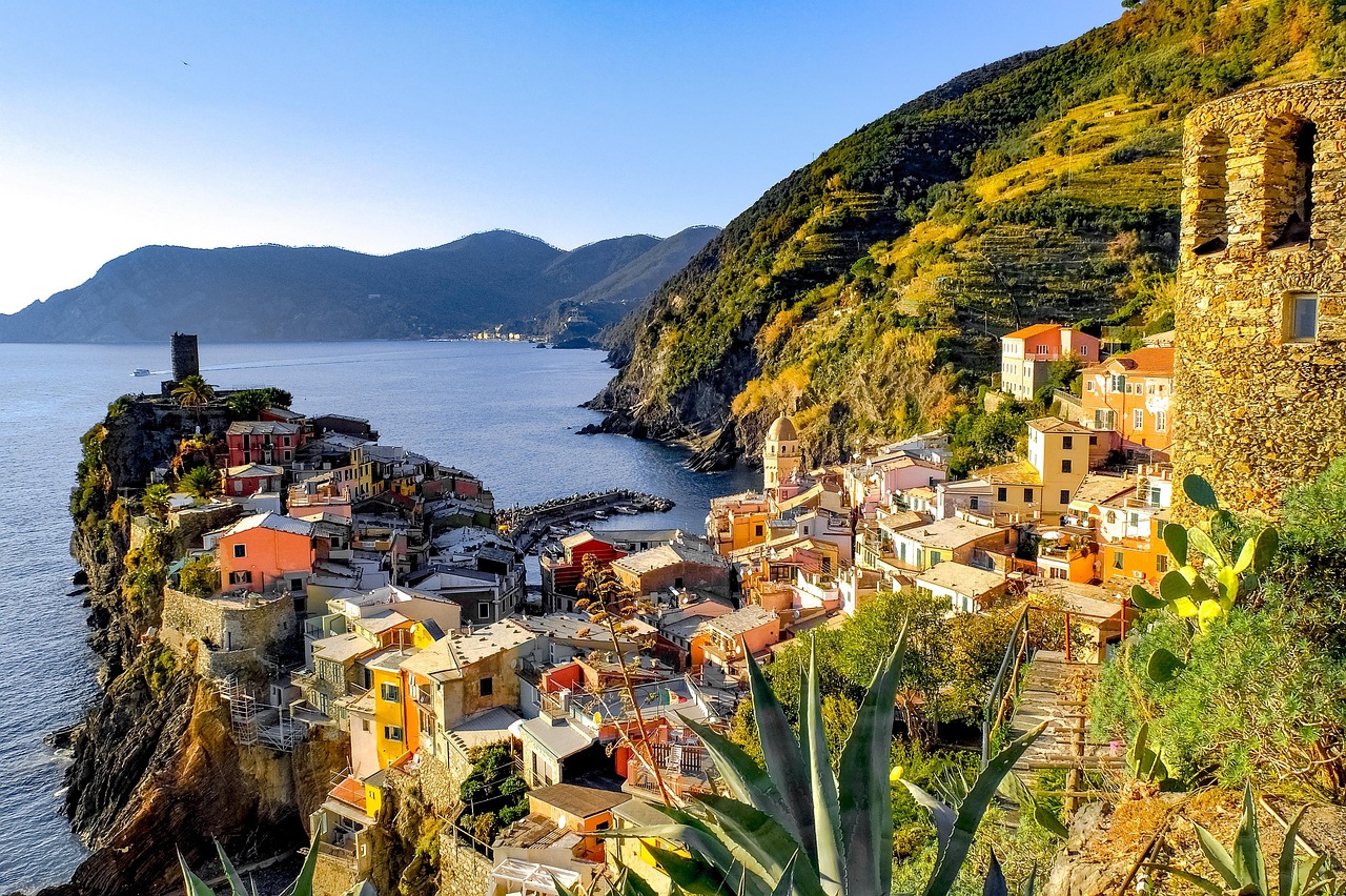 Exclusive Private Tour: Forte dei Marmi to Cinque Terre with Driver & Guide