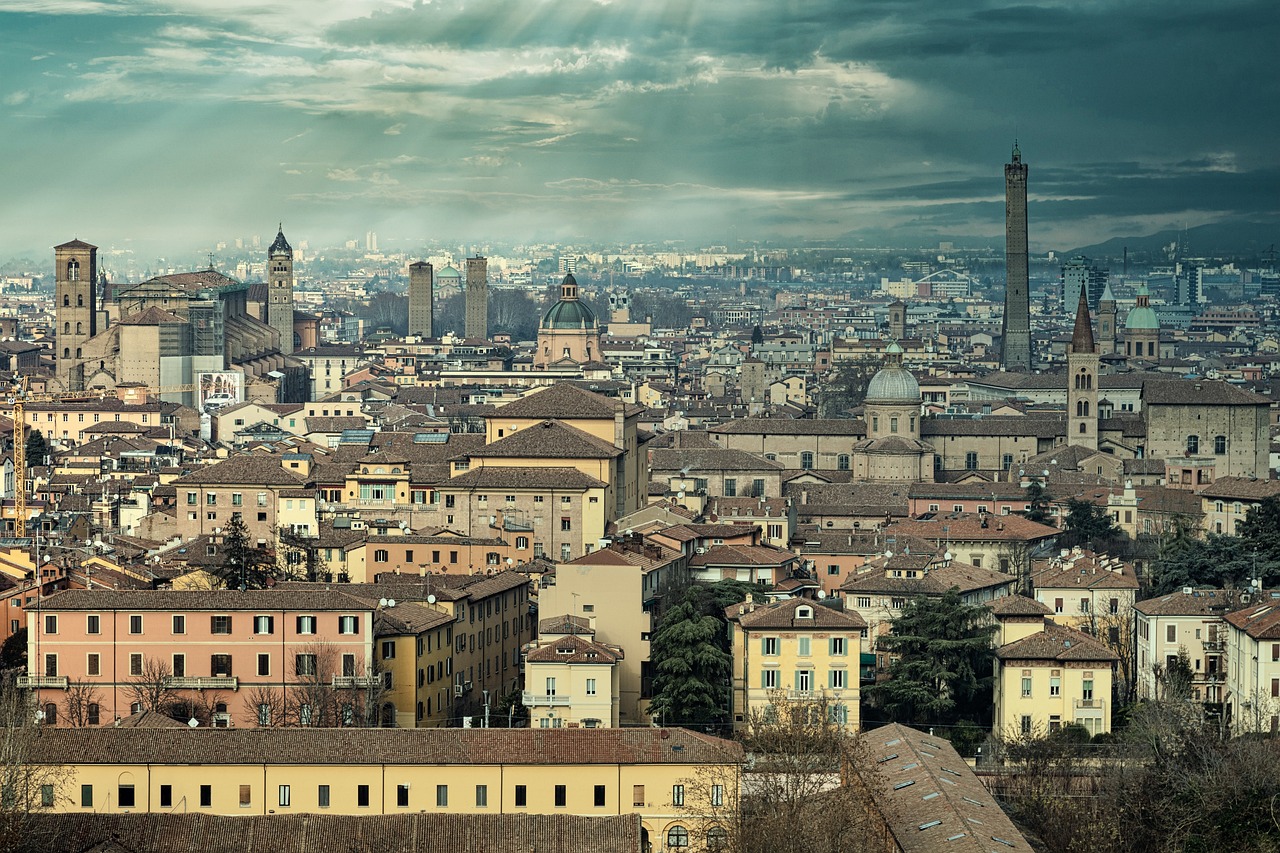 Best of Bologna Walking Tour with Tower Sky View